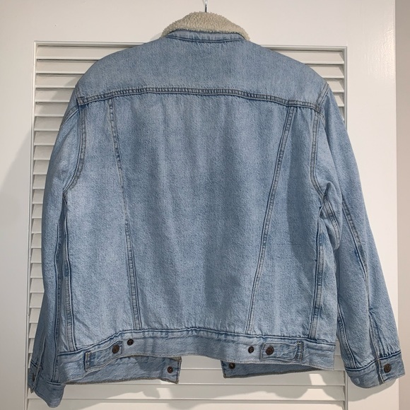LEVI’S Sherpa Denim Jacket - Picture 5 of 7